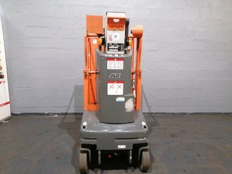 Строительный подъёмник с вертикальной мачтой JLG TOUCAN DUO
