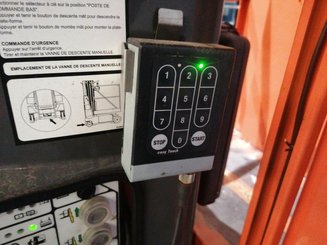 Строительный подъёмник с вертикальной мачтой JLG TOUCAN DUO