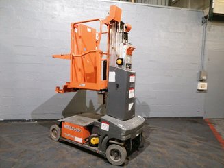 Строительный подъёмник с вертикальной мачтой JLG TOUCAN DUO
