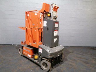 Строительный подъёмник с вертикальной мачтой JLG TOUCAN DUO