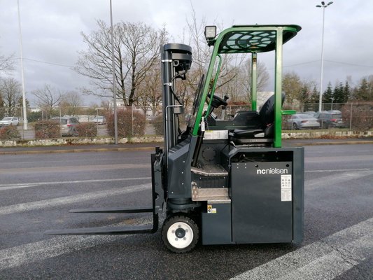 Четырехходовый вилочный погрузчик Combilift CBE2500 - 1
