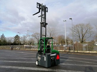 Четырехходовый вилочный погрузчик Combilift CBE2500