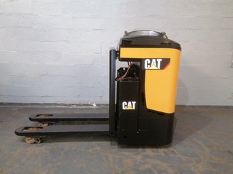 Четырехопорные погрузчики Caterpillar NPR20N
