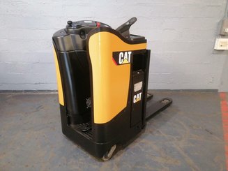 Четырехопорные погрузчики Caterpillar NPR20N