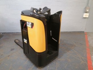 Четырехопорные погрузчики Caterpillar NPR20N