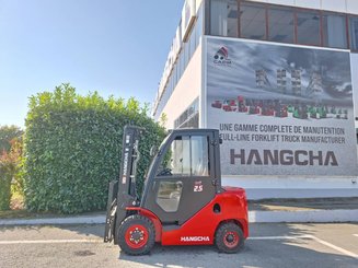 Четырехопорные погрузчики Hangcha XF25D