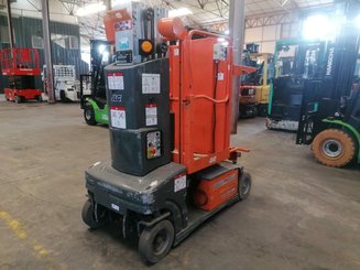 Строительный подъёмник с вертикальной мачтой JLG TOUCAN DUO