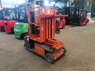 Строительный подъёмник с вертикальной мачтой JLG TOUCAN DUO