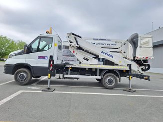 Строительный подъёмник на грузовике Oil&Steel SNAKE 20.10H
