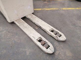 Четырехопорные погрузчики Crown RT3500 - 7