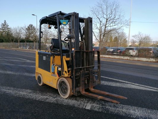 Четырехопорные погрузчики Caterpillar EC25 - 1