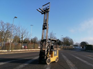 Четырехопорные погрузчики Caterpillar EC25