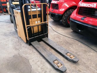 Штабелер Hyster P2.0SD - 7