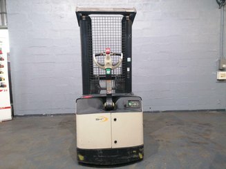 Штабелер с кадрируюющей поперечиной Crown SHR5520-1.1