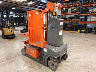 Строительный подъёмник с вертикальной мачтой JLG TOUCAN DUO