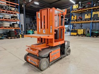 Строительный подъёмник с вертикальной мачтой JLG TOUCAN DUO