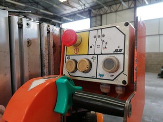 Строительный подъёмник с вертикальной мачтой JLG TOUCAN DUO
