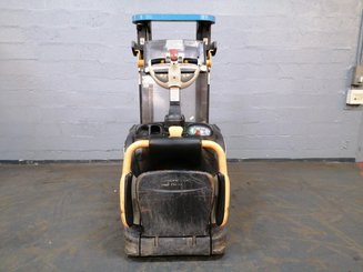 Штабелер с откидной платформой Crown DT3040 - 3