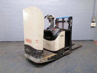 Штабелер с откидной платформой Crown DT3040