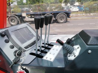 Четырехходовый вилочный погрузчик AMLIFT AGILIFT 3000E - 11