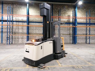 Узкопроходные погрузчики с поворотными вилами Crown TSP6500-1,25 - 2