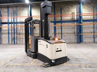 Узкопроходные погрузчики с поворотными вилами Crown TSP6500-1,25 - 4