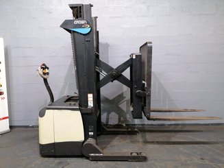 Штабелер с кадрируюющей поперечиной Crown SHR5540-1.6