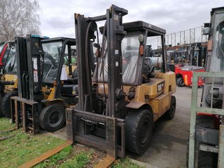 Четырехопорные погрузчики Caterpillar GP45K2