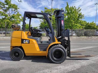 Четырехопорные погрузчики Caterpillar GP40N - 4