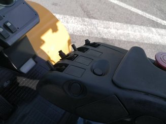 Четырехопорные погрузчики Caterpillar GP40N