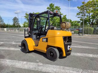 Четырехопорные погрузчики Caterpillar GP40N