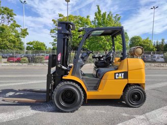 Четырехопорные погрузчики Caterpillar GP40N