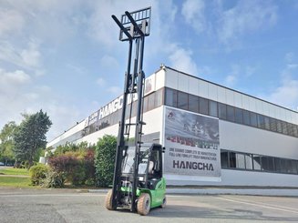Четырехопорные погрузчики Hangcha XC30i