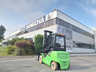 Четырехопорные погрузчики Hangcha XC30i