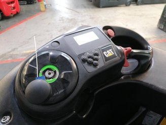 Четырехопорные погрузчики Caterpillar NPR20N - 8