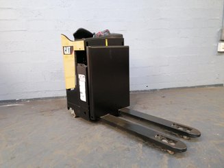 Четырехопорные погрузчики Caterpillar NPR20N - 2