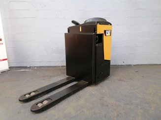 Четырехопорные погрузчики Caterpillar NPR20N - 6