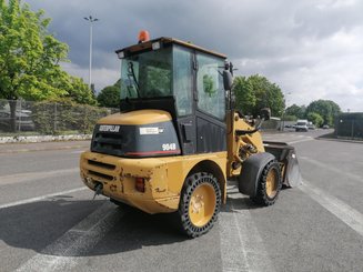 Сочлененный погрузчик Caterpillar 904B