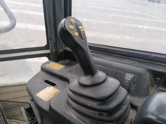 Сочлененный погрузчик Caterpillar 904B