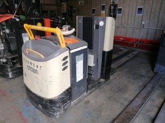 Четырехопорные погрузчики Crown GPC3040 - 1