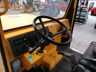 Tow tractor ATA 5500 LPG