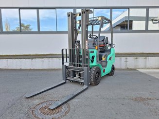 Четырехопорные погрузчики Mitsubishi FG15N