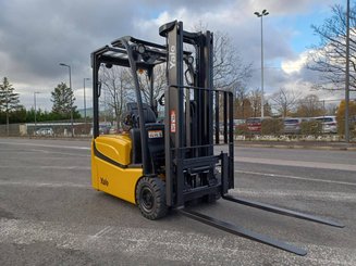 Трехопорные погрузчики Yale ERP16VTMWB
