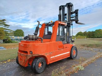 Четырехопорные погрузчики Mora M180C