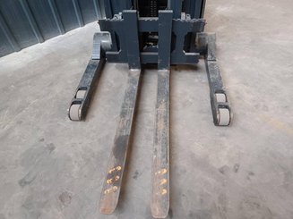 Штабелер с кадрируюющей поперечиной Crown SHR5520-1.3