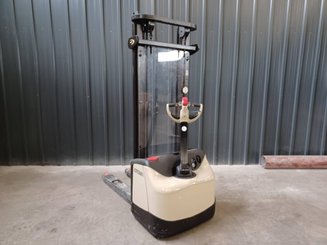Штабелеры с электроприводом Crown WF3000-1.0FT