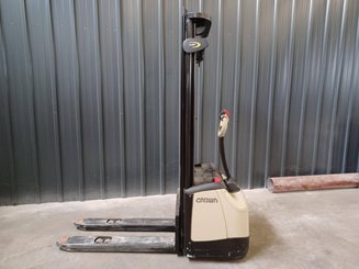 Штабелеры с электроприводом Crown WF3000-1.0FT