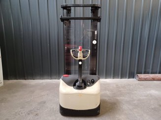 Штабелеры с электроприводом Crown WF3000-1.0FT