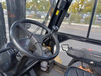 Четырехопорные погрузчики Caterpillar GP45K2