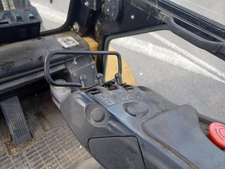 Четырехопорные погрузчики Caterpillar GP45K2